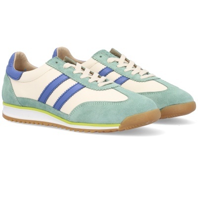 Sapatilhas desportivas verde água, branco e azul com sola amarela e castanha