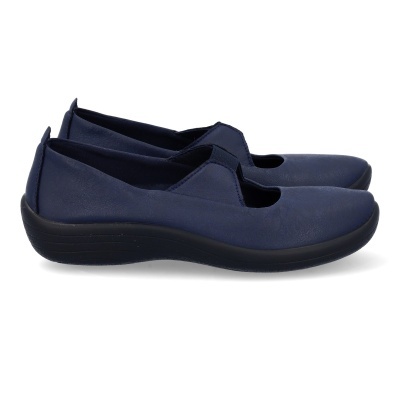 Sapatos femininos azul escuro com sola preta