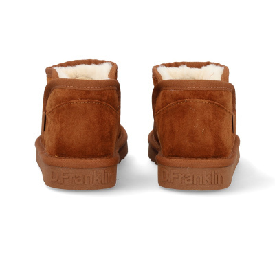 Sapatos castanhos de camurça com interior forrado a pelo branco de costas