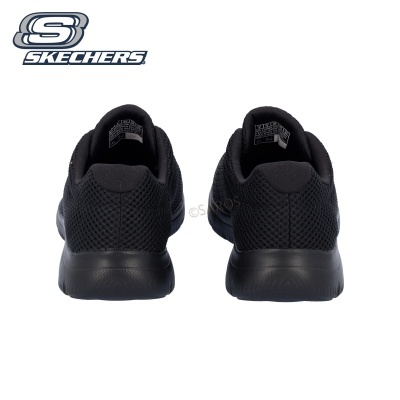 Par de sapatilhas pretas Skechers vista traseira