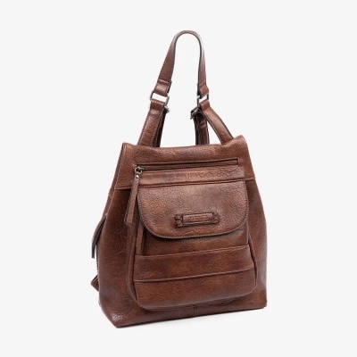 Mochila castanha em pele sintética com bolso frontal e pegas duplas ajustáveis