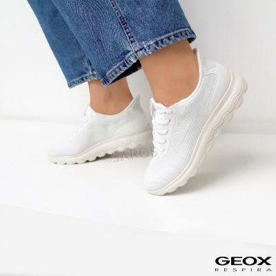 Ténis Geox brancos de design desportivo com sola ondulada
