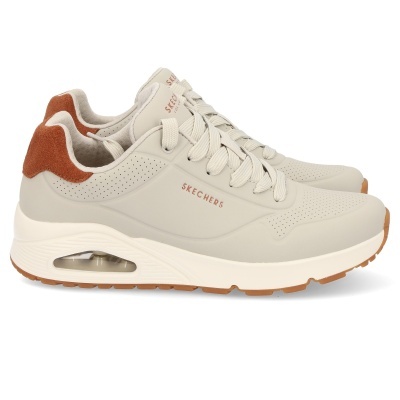 Ténis Skechers bege com detalhes castanhos e sola branca