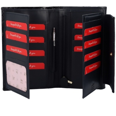 Carteira preta em pele com várias ranhuras para cartões vermelhos