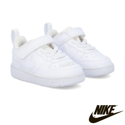 Sapatilhas infantis brancas Nike com fecho de velcro