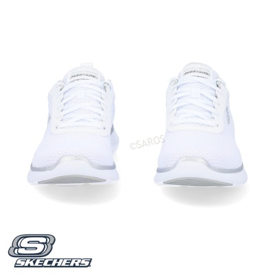 Par de sapatilhas Skechers brancas com detalhes cinza