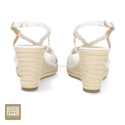 Sandálias de cunha branca com tiras entrelaçadas e sola em cortiça com padrão de corda