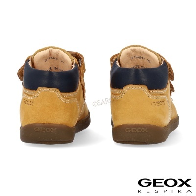 Sapatos infantis Geox amarelos com detalhes azuis