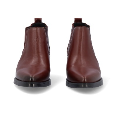 Botins Chelsea em pele marrom com sola preta