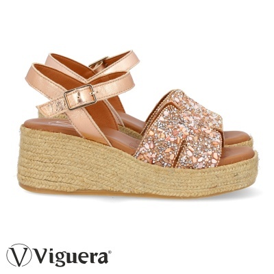 Sandálias de cunha cor rosa dourado com decoração de lantejoulas e pala em corda