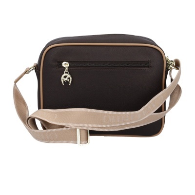 Mala castanha com fecho metal dourado e fita bege ajustável