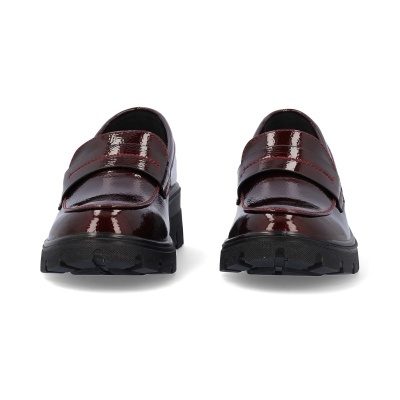 Sapatos mocassim vinho verniz com sola preta
