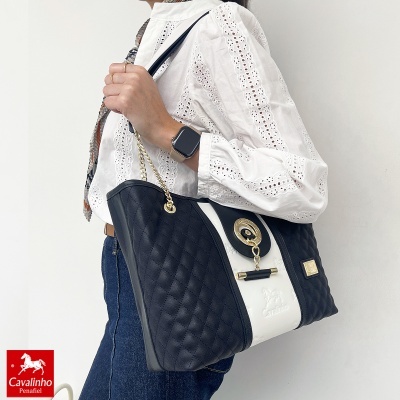 Mala de senhora preto e branca com detalhe dourado Cavalinho