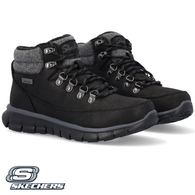 Botas pretas Skechers com detalhes cinzentos e atacadores pretos