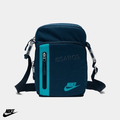 Mala pequena de ombro Nike azul escura com faixa azul turquesa e bolso frontal