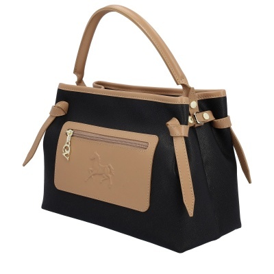 Mala de mão preta e castanho claro com bolso frontal e relevo de cavalo