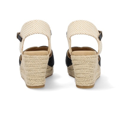 Sandálias femininas de cunha em corda trançada com tiras bege e pretas, vista traseira