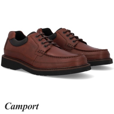 Sapatos masculinos castanhos em pele com sola preta e atacadores