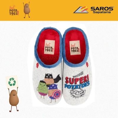Chinelos infantis SAROS com personagens de super-heróis batata e textos coloridos