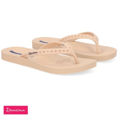Chinelos tipo sandálias de dedo cor bege com alças trançadas da marca Ipanema