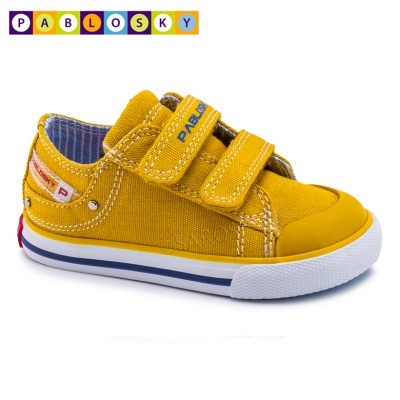 Ténis infantil amarelo com fecho de velcro duplo e sola branca