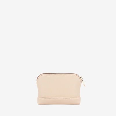Bolsa pequena bege com fecho dourado
