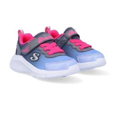 Sapatilhas Skechers infantis azuis e rosas em fundo branco