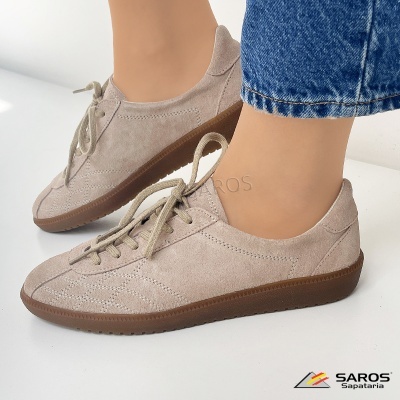 Ténis de senhora em camurça bege com sola castanha e atacadores