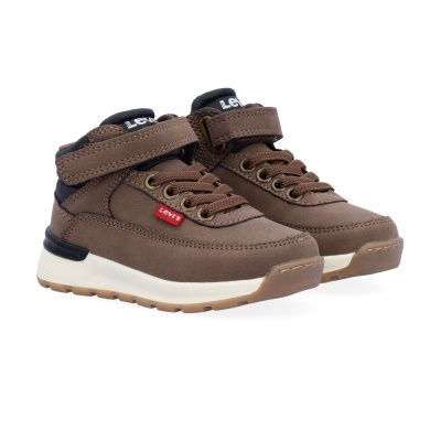 Par de sapatilhas castanhas Levis com velcro e atacadores.