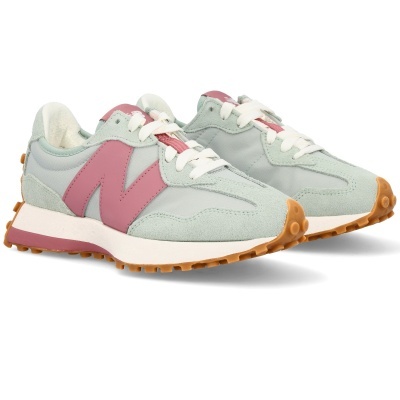 Sapatilhas desportivas verdes com detalhes rosa e sola castanha