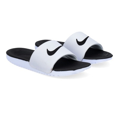 Chinelos Nike tipo slide brancos e pretos com logo preto