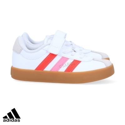 Ténis Adidas de criança brancos com riscas vermelhas e rosa, sola castanha, fecho velcro, fundo branco