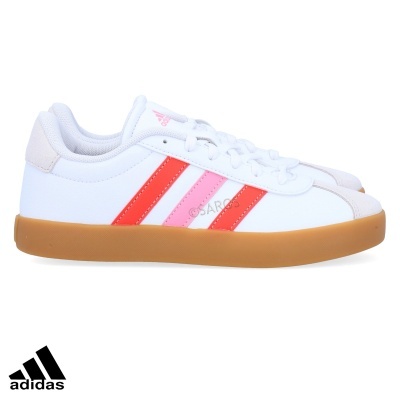 Ténis Adidas brancos com riscas rosa e vermelho e sola castanha