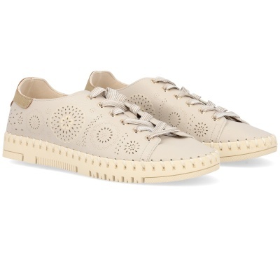Sapatilhas bege claras em pele com padrão recortado circular e sola clara