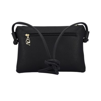 Bolsa pequena preta com alça e fecho dourado