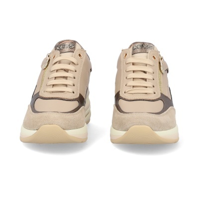 Sapatilhas bege e castanho com atacadores e zip dourado lateral