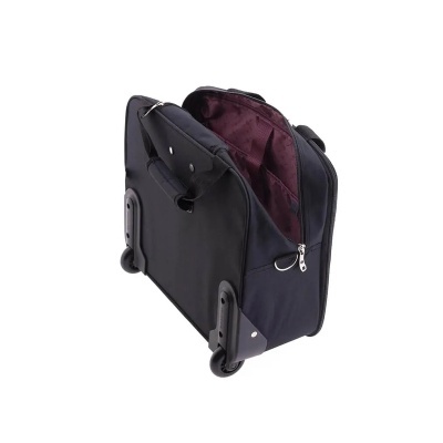 Mala de viagem preta com rodas e alça, aberta mostrando interior roxo.