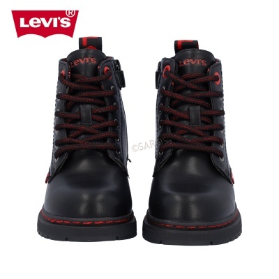 Botas pretas Levi's com detalhes vermelhos e atacadores tricolores