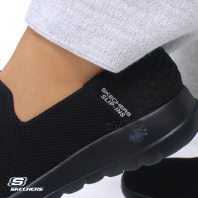 Ténis Skechers Slip-Ins pretos com sola preta e logótipo Skechers