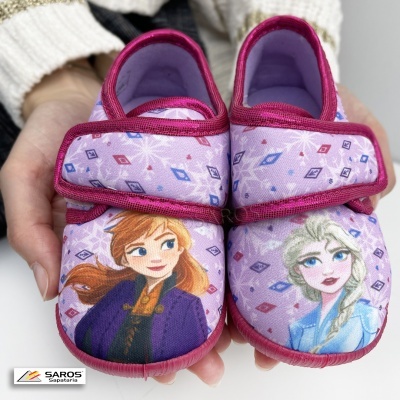 Sapatilhas de criança rosa com personagens Anna e Elsa do Frozen