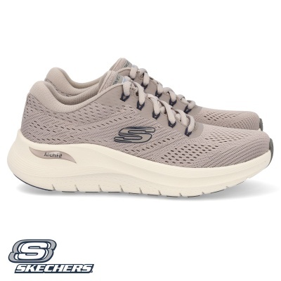 Sapatilhas Skechers bege claro com entressola branca e logo lateral