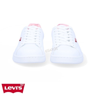 Sapatilhas brancas Levi's com detalhes cor-de-rosa e etiqueta vermelha Levi's