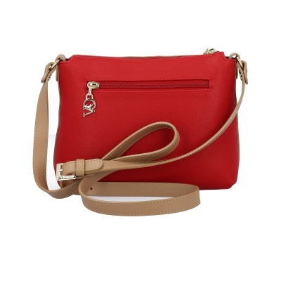 Mala de ombro vermelha com alça bege e fecho de correr dourado