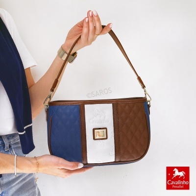 Mala de senhora Cavalinho em couro azul, branco e castanho com padrão acolchoado