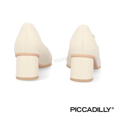 Sapatos de salto quadrado creme vistos de trás com a marca PICCADILLY