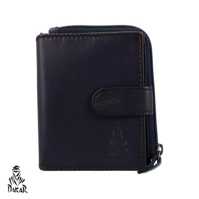 Carteira preta com fecho de correr e aba com botão