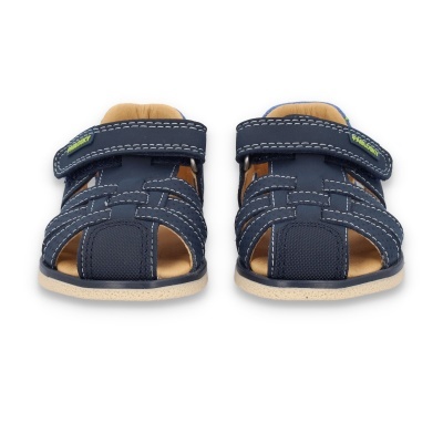 Sandálias de criança azuis com fecho em velcro e costuras brancas