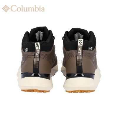 Ténis Columbia marrons e pretos vistos de trás com etiquetas FACET 60