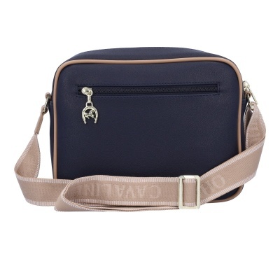 Mala azul escura quadrada com alça beige ajustável e fecho prateado