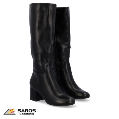 Botas pretas em pele com salto quadrado